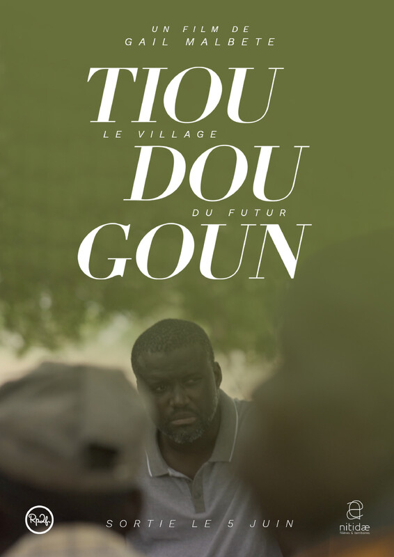 Affiche du film TIOU DOU GOUN - LE VILLAGE DU FUTUR 